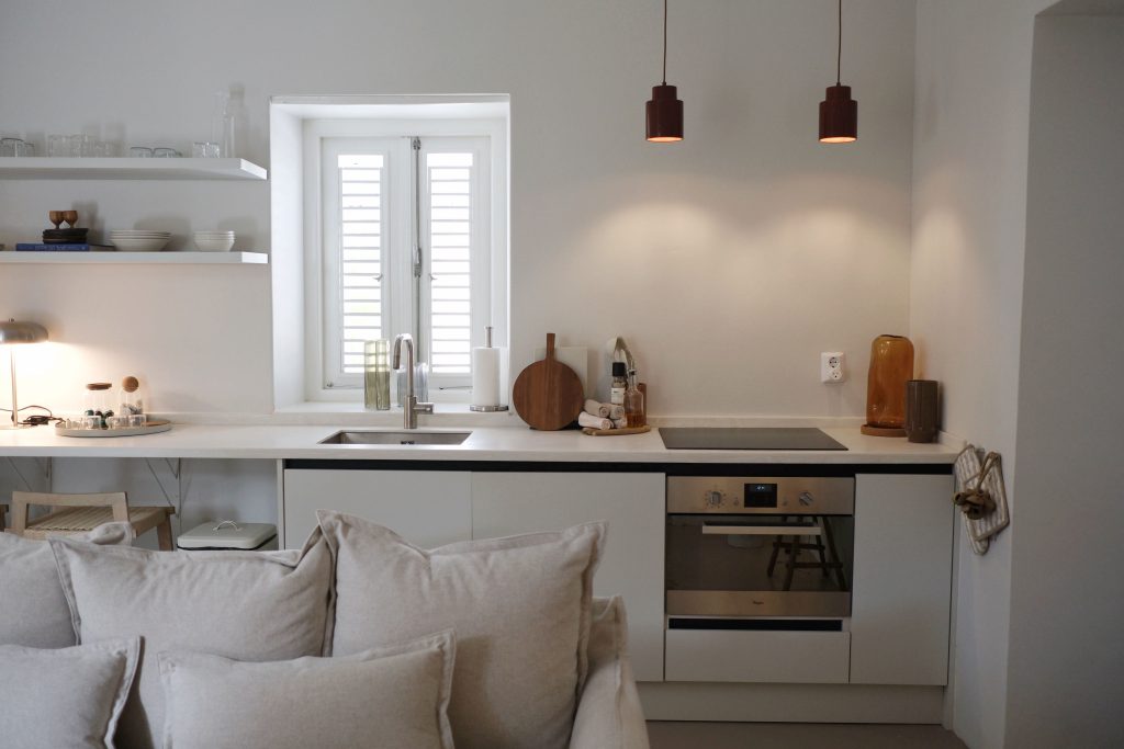 The Courtyard — Kitchen & dining area